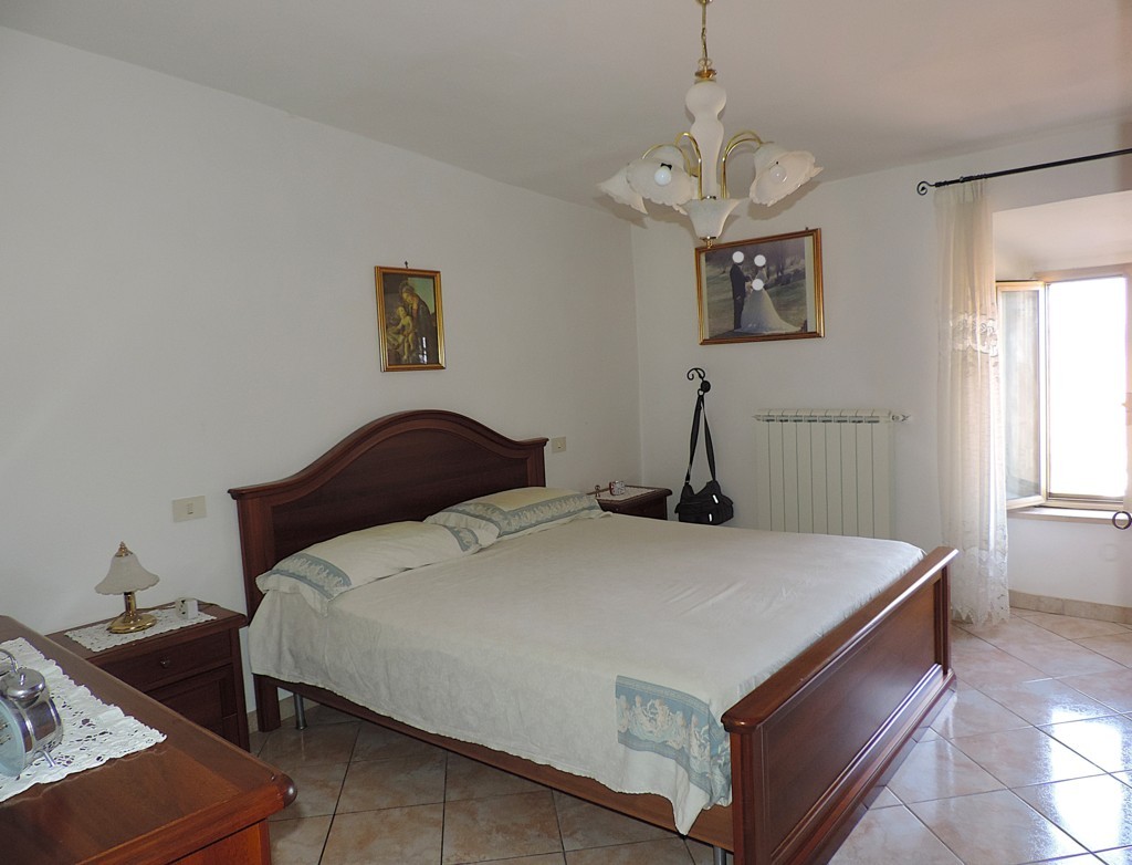 Volterra – Appartamento in campagna con giardino privato, garage