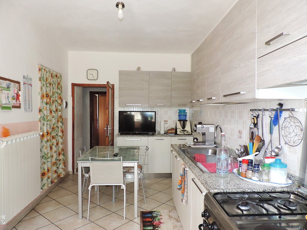 Volterra – Appartamento in campagna con giardino privato, garage