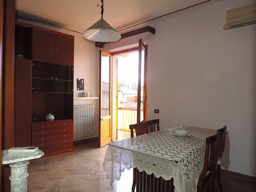 APPARTAMENTO IN PRIMA PERIFERIA CON BALCONE E AMPIO GARAGE
